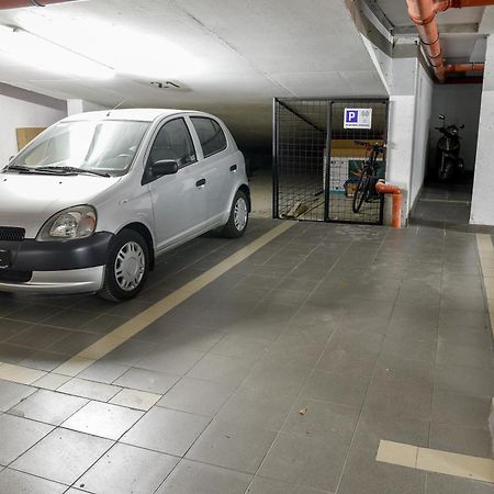 Astra Urban Garden Apartment, 2 Garage Parking Spaces Zagreb Luaran gambar