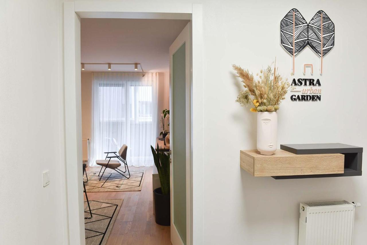 Astra Urban Garden Apartment, 2 Garage Parking Spaces Zagreb Luaran gambar