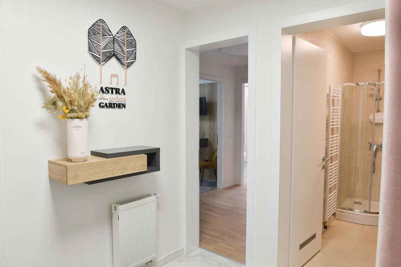 Astra Urban Garden Apartment, 2 Garage Parking Spaces Zagreb Luaran gambar