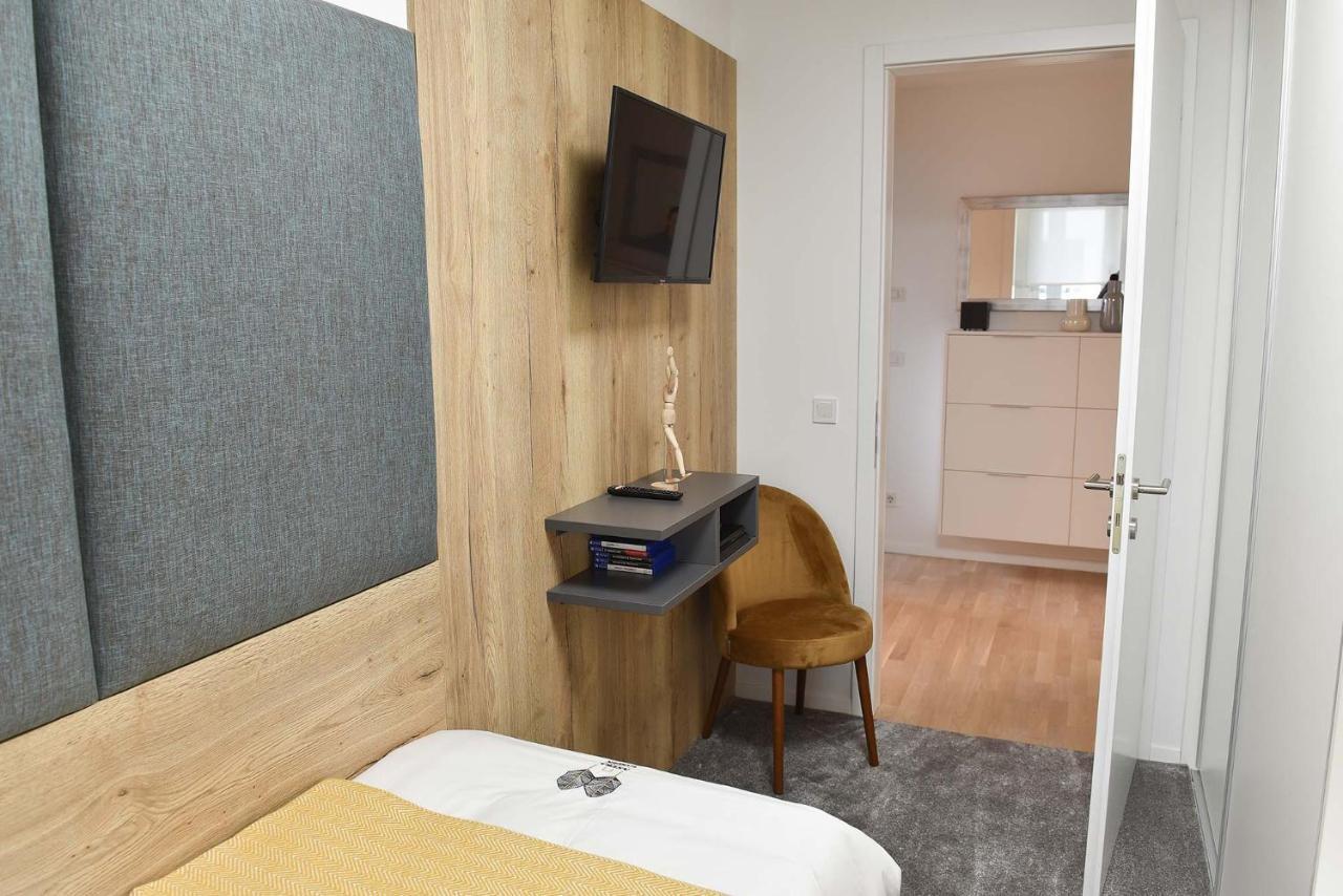 Astra Urban Garden Apartment, 2 Garage Parking Spaces Zagreb Luaran gambar