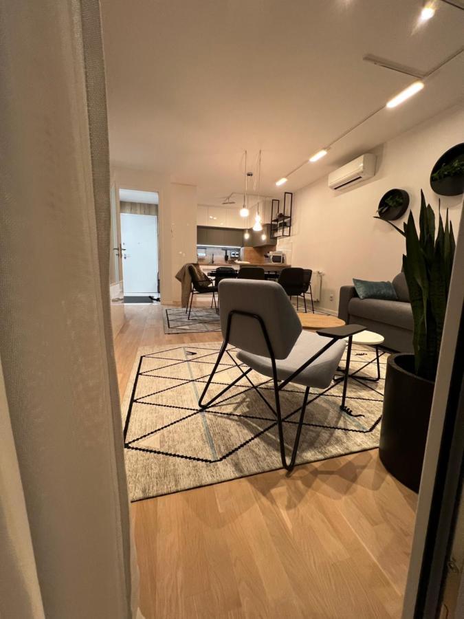 Astra Urban Garden Apartment, 2 Garage Parking Spaces Zagreb Luaran gambar