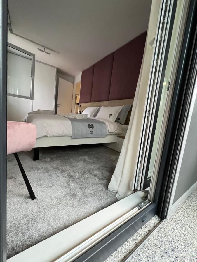 Astra Urban Garden Apartment, 2 Garage Parking Spaces Zagreb Luaran gambar